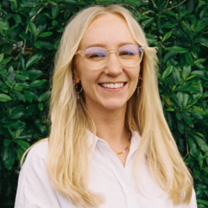 Presenter Elle Cradwick